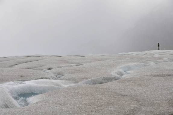 Explorando a geleira de Columbia Ice Fields, no Jasper National Park, em Alberta, no Canadá